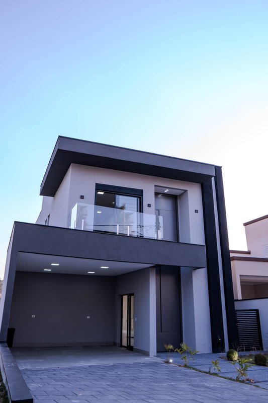 Casa à venda com 4 suítes em condomínio luxo Rua Sabiá Santana de Parnaíba - 