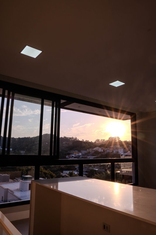 Casa à venda com 4 suítes em condomínio luxo Rua Sabiá Santana de Parnaíba - 
