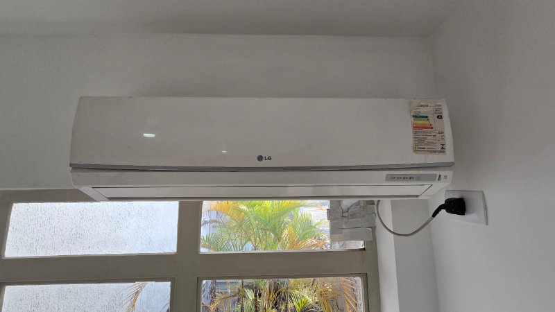 Sala Comercial com Ar Condicionado 25m² no Ipiranga Rua Silva Bueno São Paulo - 