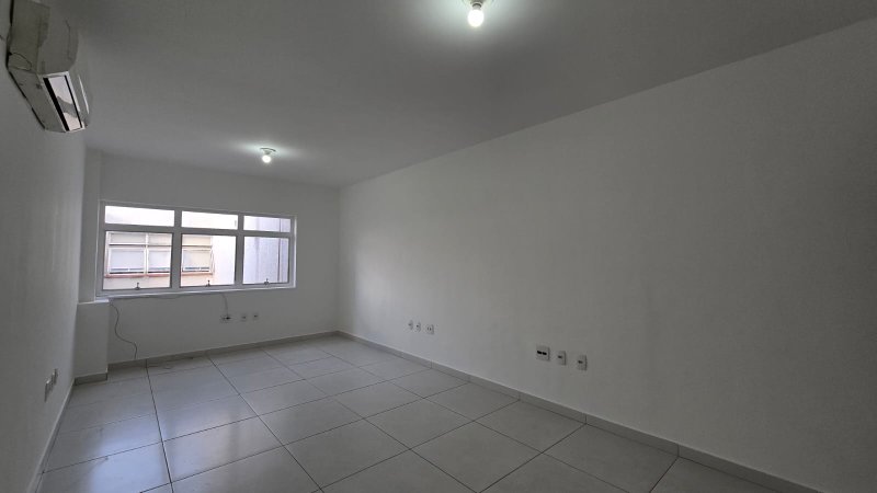 Sala Comercial 25m² no Ipiranga com Ar Condicionado Rua Silva Bueno São Paulo - 