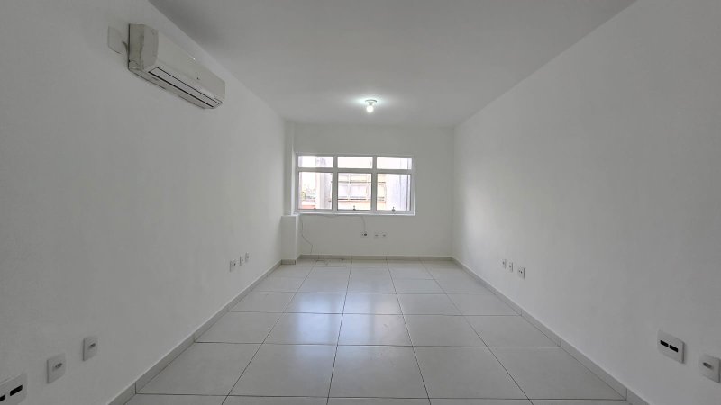 Sala Comercial 25m² no Ipiranga com Ar Condicionado Rua Silva Bueno São Paulo - 