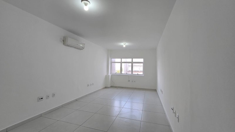 Sala Comercial 25m² no Ipiranga com Ar Condicionado Rua Silva Bueno São Paulo - 