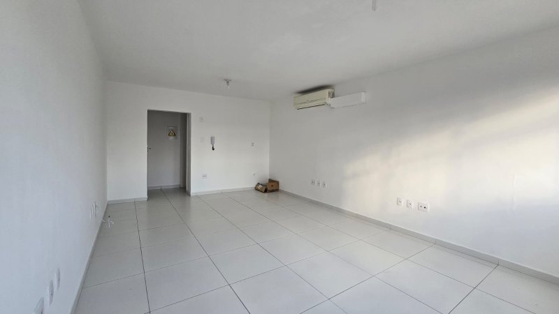 Sala Comercial 28m² no Ipiranga Com Ar Condicionado Rua Silva Bueno São Paulo - 