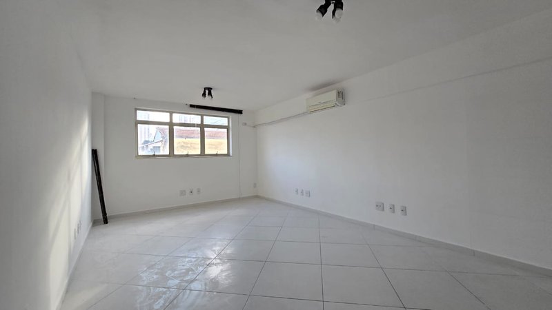 Sala com 56m² com ar condicionado no Ipiranga Rua Silva Bueno São Paulo - 