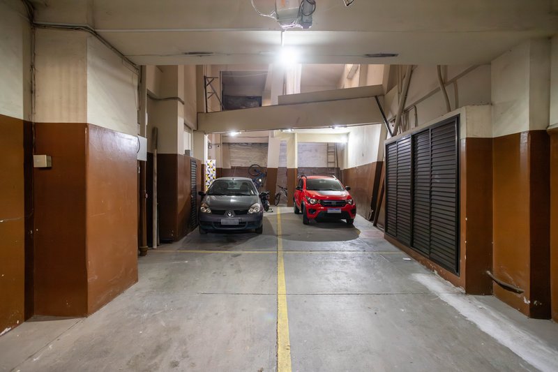 Amplo e integrado, com ótimos armários, no melhor de Laranjeiras! Rua Professor Ortiz Monteiro Rio de Janeiro - 