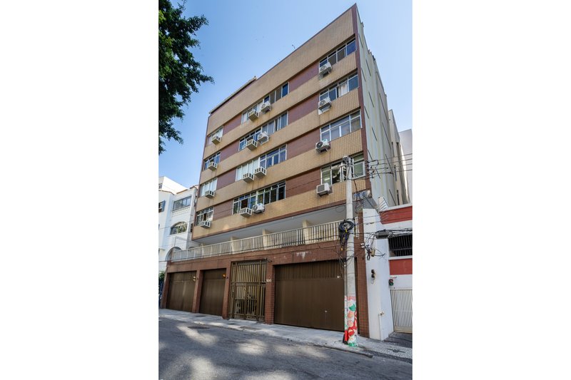 Amplo e integrado, com ótimos armários, no melhor de Laranjeiras! Rua Professor Ortiz Monteiro Rio de Janeiro - 