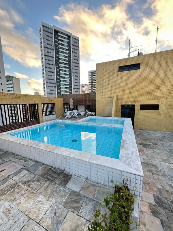 Apartamento à venda com 2 quartos sendo uma suíte, 52m² área útil por R$ 400.000,00 Rua Francisco da Cunha Recife - 