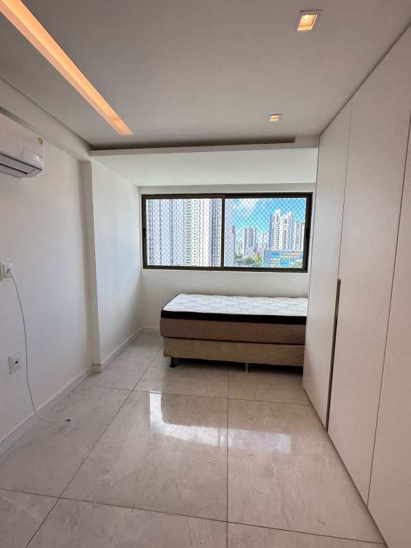 Apartamento à venda com 4 quartos sendo 3 suítes, 172m² área útil por R$ 2.300.000,00 Rua Tenente João Cícero Recife - 