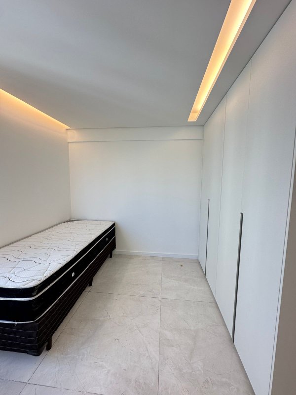 Apartamento à venda com 4 quartos sendo 3 suítes, 172m² área útil por R$ 2.300.000,00 Rua Tenente João Cícero Recife - 