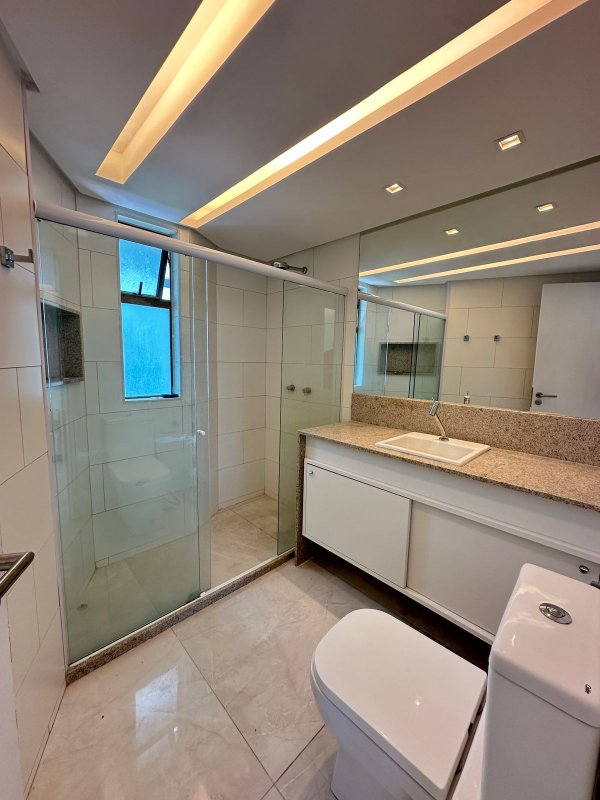 Apartamento à venda com 4 quartos sendo 3 suítes, 172m² área útil por R$ 2.300.000,00 Rua Tenente João Cícero Recife - 