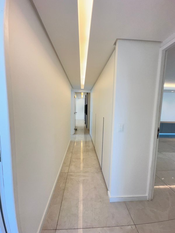 Apartamento à venda com 4 quartos sendo 3 suítes, 172m² área útil por R$ 2.300.000,00 Rua Tenente João Cícero Recife - 