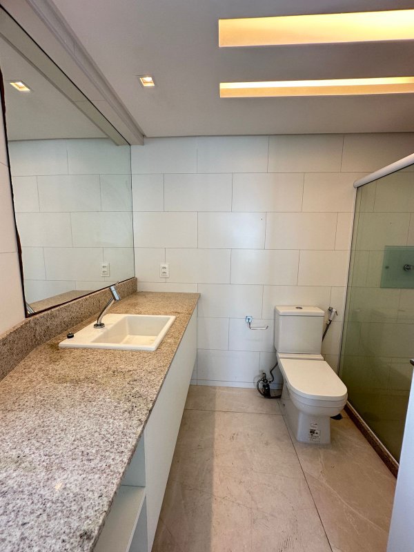 Apartamento à venda com 4 quartos sendo 3 suítes, 172m² área útil por R$ 2.300.000,00 Rua Tenente João Cícero Recife - 