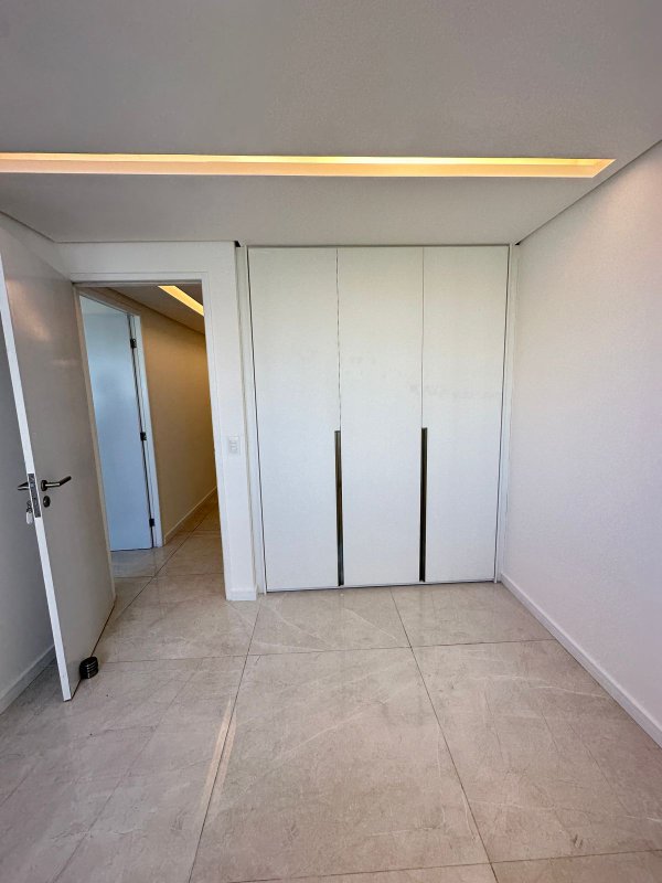 Apartamento à venda com 4 quartos sendo 3 suítes, 172m² área útil por R$ 2.300.000,00 Rua Tenente João Cícero Recife - 