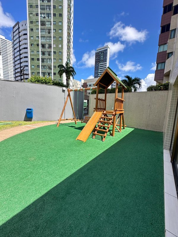Apartamento à venda com 4 quartos sendo 3 suítes, 172m² área útil por R$ 2.300.000,00 Rua Tenente João Cícero Recife - 