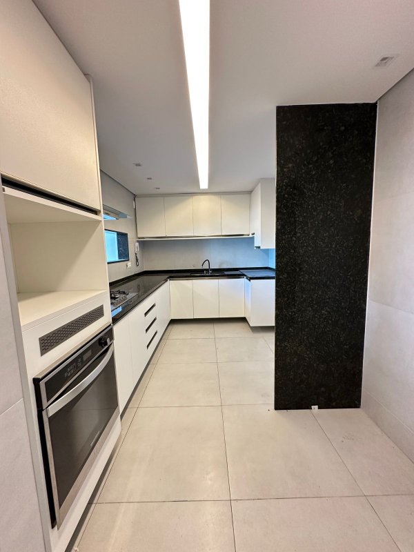 Apartamento à venda com 4 quartos sendo 3 suítes, 172m² área útil por R$ 2.300.000,00 Rua Tenente João Cícero Recife - 
