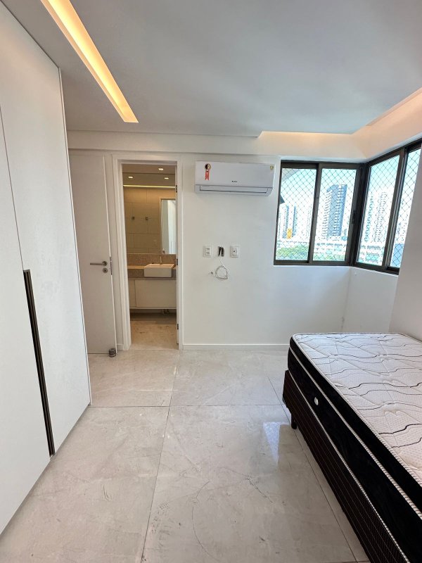 Apartamento à venda com 4 quartos sendo 3 suítes, 172m² área útil por R$ 2.300.000,00 Rua Tenente João Cícero Recife - 