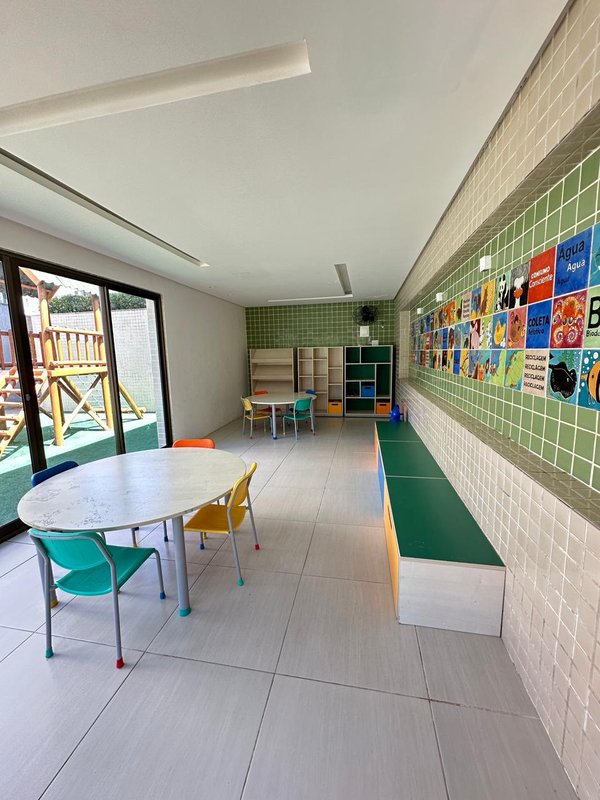 Apartamento à venda com 4 quartos sendo 3 suítes, 172m² área útil por R$ 2.300.000,00 Rua Tenente João Cícero Recife - 