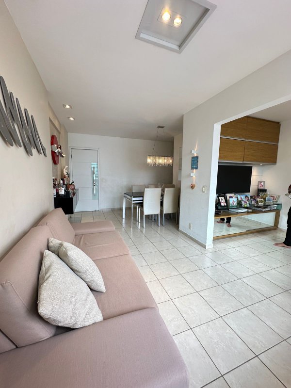 Apartamento à venda com 2 quartos sendo uma suíte, 80m² área útil por R$ 560.000,00 Rua Conselheiro Nabuco Recife - 