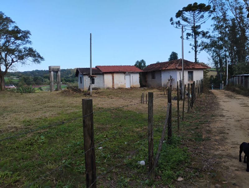 Chácara - 2 casas - em Biritiba Mirim Santa Catarina KM 12 Biritiba-Mirim - 
