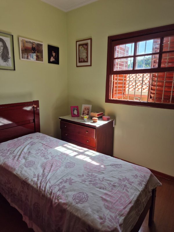 Linda casa térrea no Jardim Flamboyant rua paraibuna Campinas - 