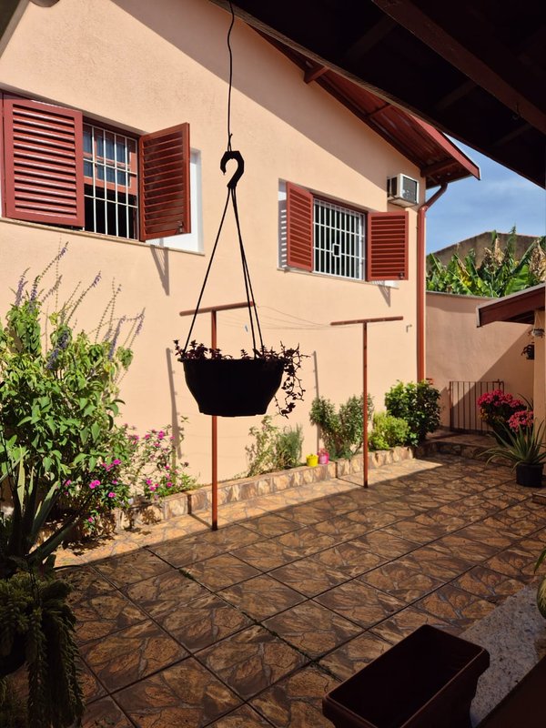 Linda casa térrea no Jardim Flamboyant rua paraibuna Campinas - 