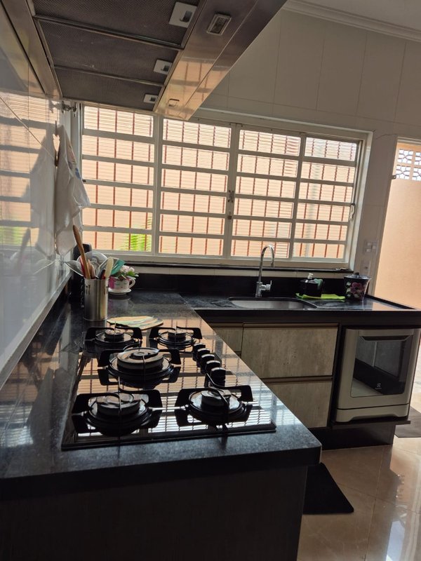 Linda casa térrea no Jardim Flamboyant rua paraibuna Campinas - 