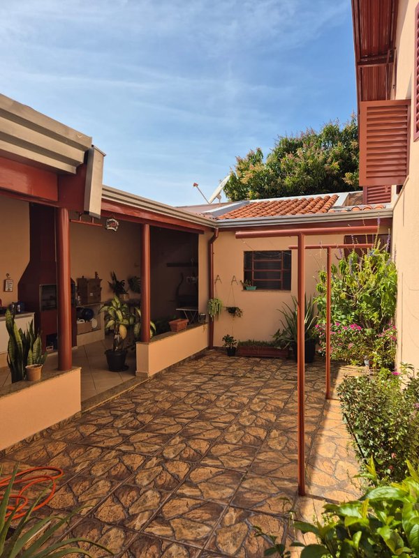 Linda casa térrea no Jardim Flamboyant rua paraibuna Campinas - 