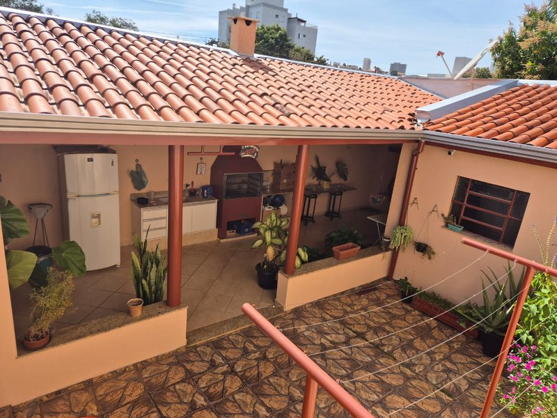 Linda casa térrea no Jardim Flamboyant rua paraibuna Campinas - 