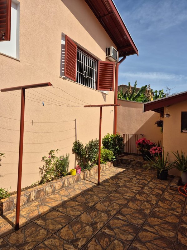 Linda casa térrea no Jardim Flamboyant rua paraibuna Campinas - 