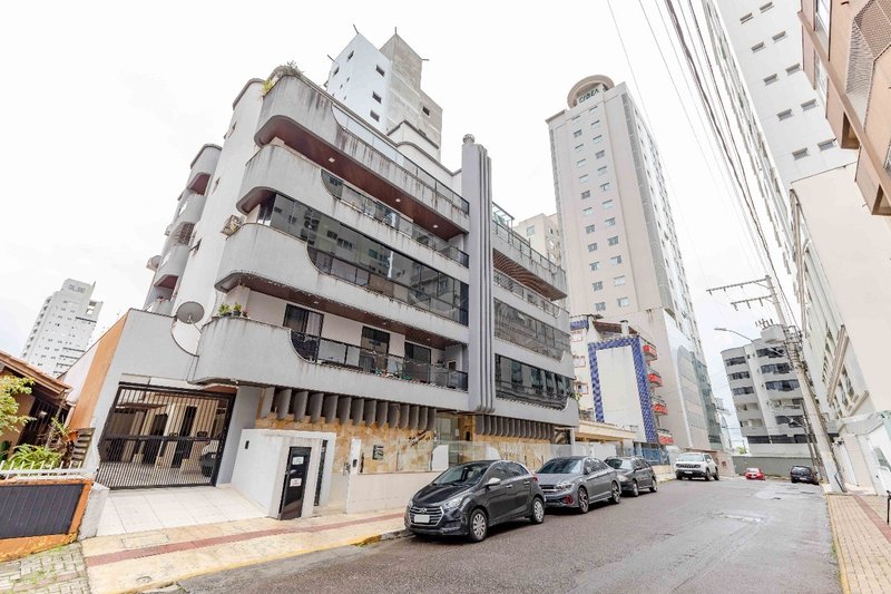APARTAMENTO COM 1 SUÍTE MAIS 1 DORMITÓRIOS EM ITAPEMA  Itapema - 