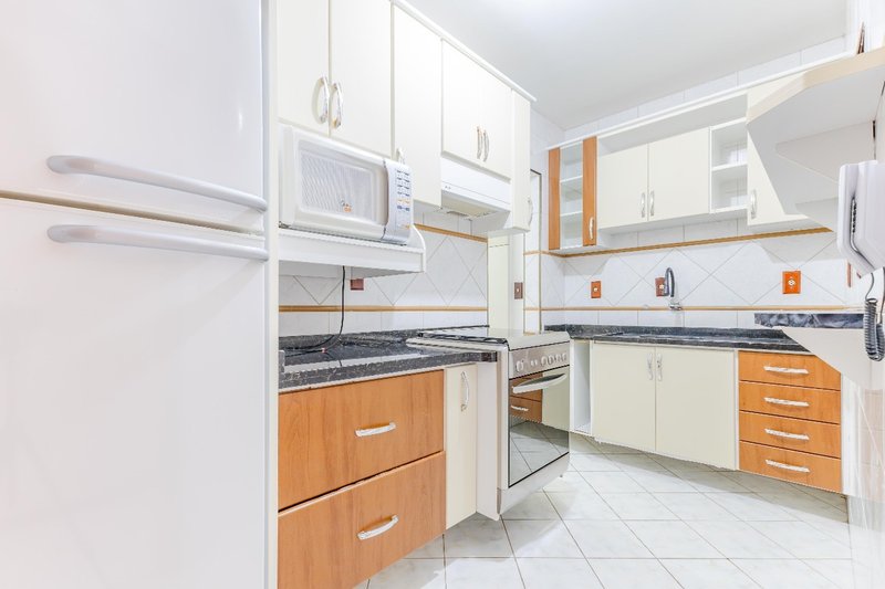 APARTAMENTO COM 1 SUÍTE MAIS 1 DORMITÓRIOS EM ITAPEMA  Itapema - 