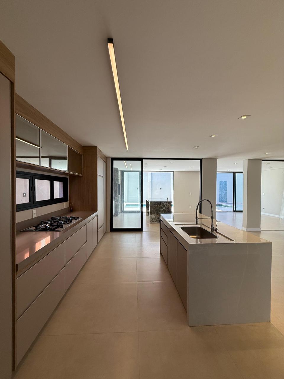 Casa com 4 dormit&oacute;rios &agrave; venda,250 m&sup2; - Condom&iacute;nio Alphaville Castello - It&uacute; - SP Rodovia Waldomiro Corrêa de Camargo Itu - 