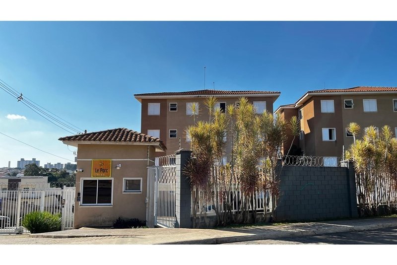 Apartamento à Venda, 48 metros, 02 Dorm - R$ 157.000 - Lopes de Oliveira, Sorocaba - SP Rua Manoel Gutierres Sorocaba - 