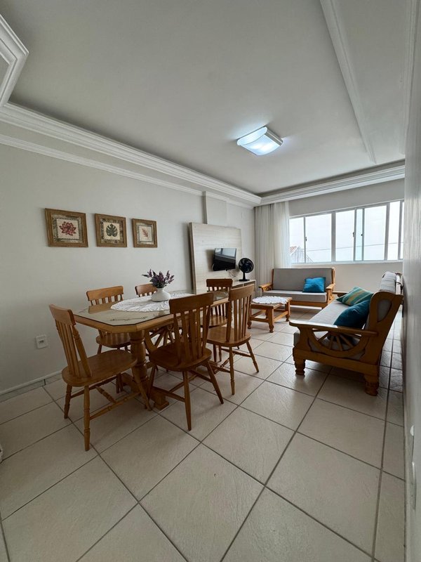 APARTAMENTO COM 1 SUÍTE MAIS 2 DORMITÓRIOS EM MEIA PRAIA  Itapema - 