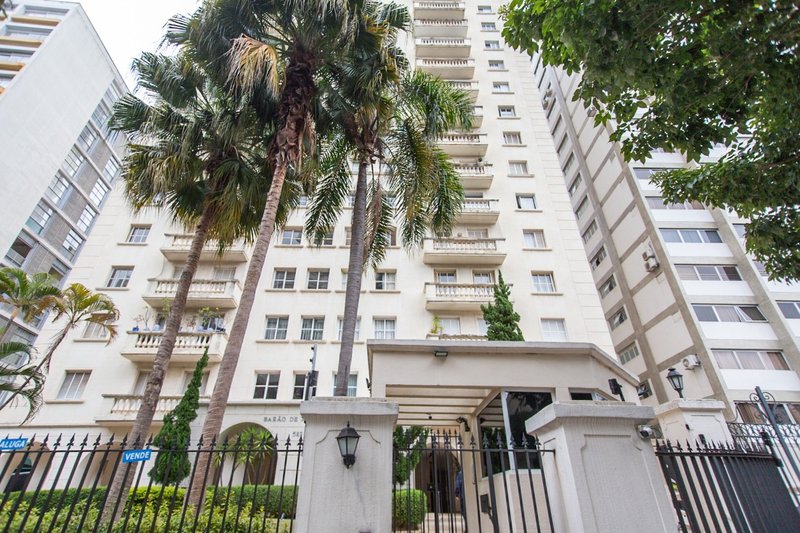 Apartamento Reformado 127m² na Vila Buarque 3 dorm 1 suíte 1 vaga Avenida Higienópolis São Paulo - 