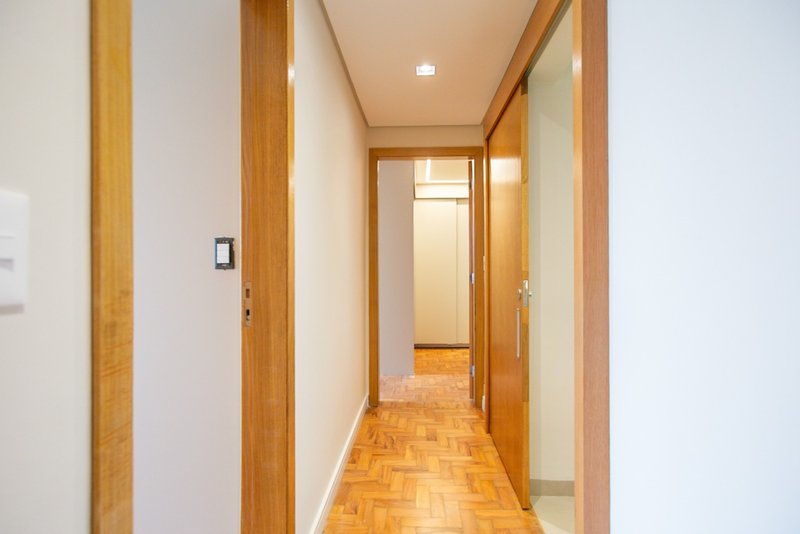 Apartamento Reformado 127m² na Vila Buarque 3 dorm 1 suíte 1 vaga Avenida Higienópolis São Paulo - 