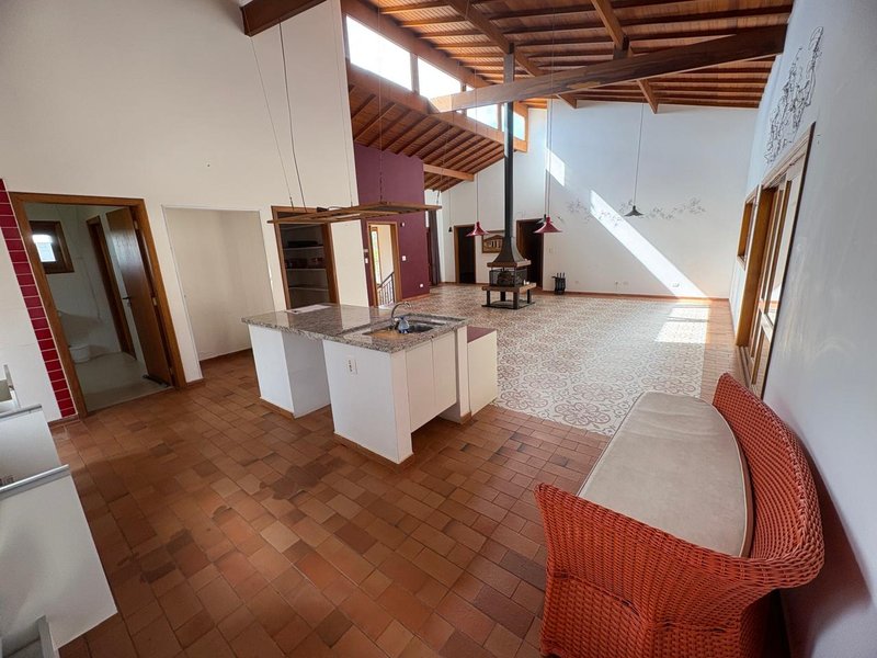 Casa térrea à venda, Condomínio Santa Adélia com 280m² 3 Dormitórios e vagas Rua Juriti Vargem Grande Paulista - 