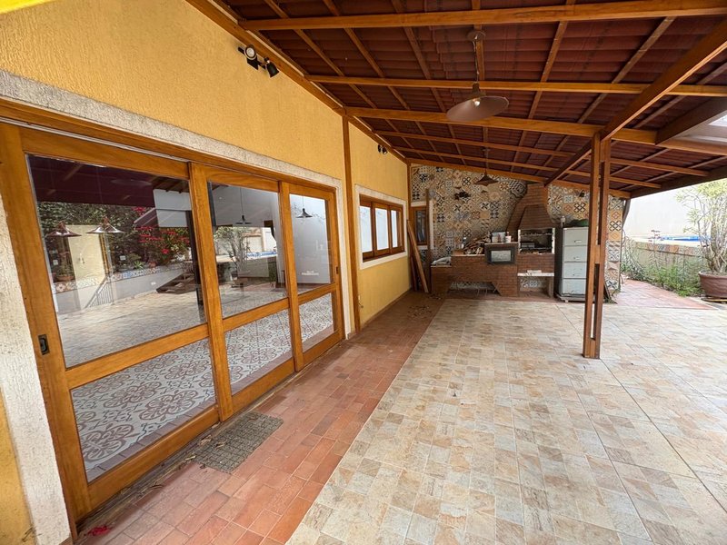 Casa térrea à venda, Condomínio Santa Adélia com 280m² 3 Dormitórios e vagas Rua Juriti Vargem Grande Paulista - 