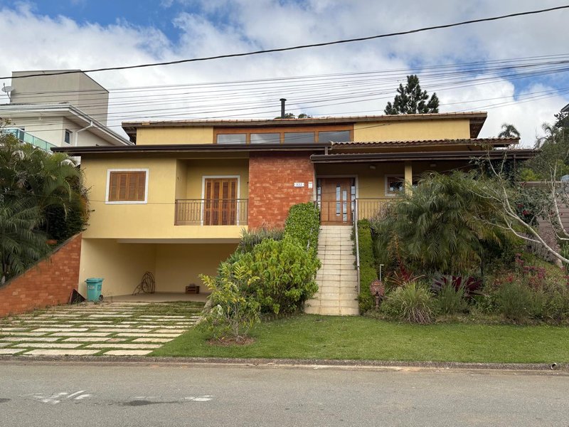 Casa térrea à venda, Condomínio Santa Adélia com 280m² 3 Dormitórios e vagas Rua Juriti Vargem Grande Paulista - 