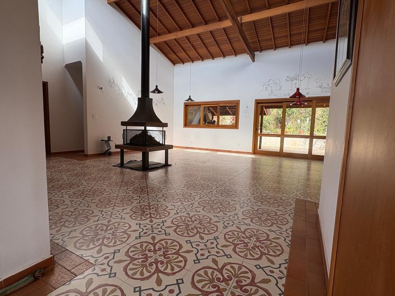 Casa térrea à venda, Condomínio Santa Adélia com 280m² 3 Dormitórios e vagas Rua Juriti Vargem Grande Paulista - 