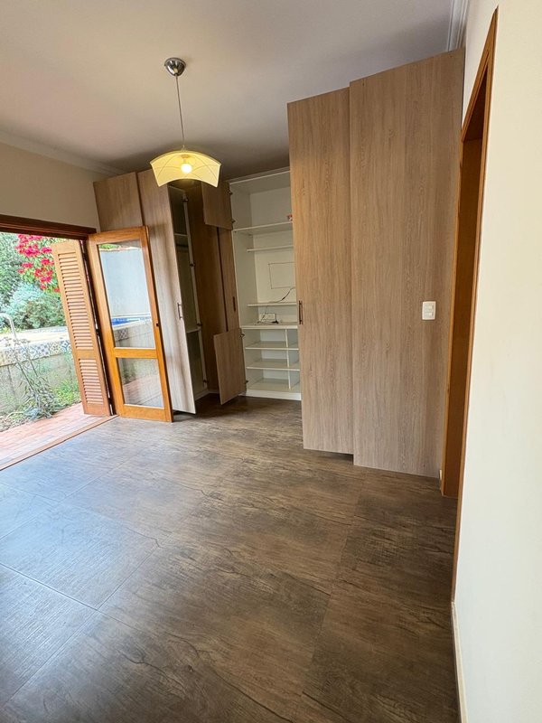 Casa térrea à venda, Condomínio Santa Adélia com 280m² 3 Dormitórios e vagas Rua Juriti Vargem Grande Paulista - 