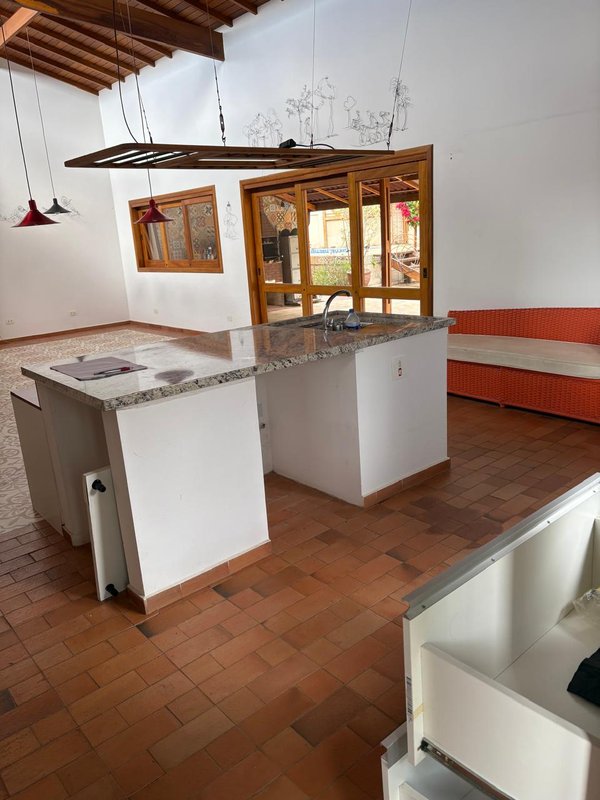 Casa térrea à venda, Condomínio Santa Adélia com 280m² 3 Dormitórios e vagas Rua Juriti Vargem Grande Paulista - 