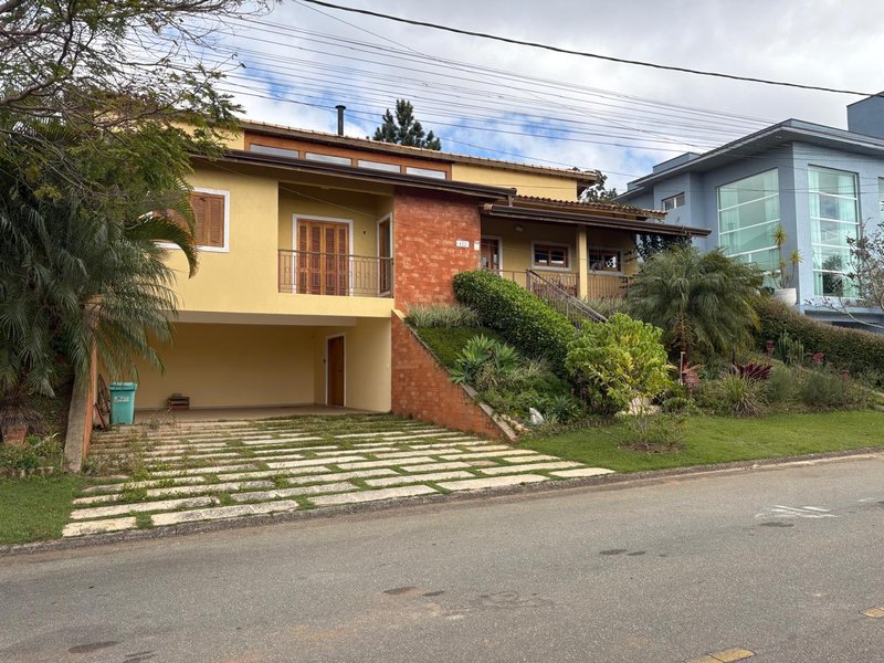 Casa térrea à venda, Condomínio Santa Adélia com 280m² 3 Dormitórios e vagas Rua Juriti Vargem Grande Paulista - 