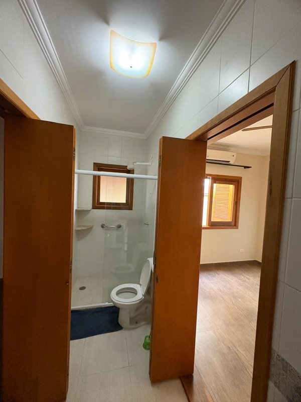 Casa térrea à venda, Condomínio Santa Adélia com 280m² 3 Dormitórios e vagas Rua Juriti Vargem Grande Paulista - 