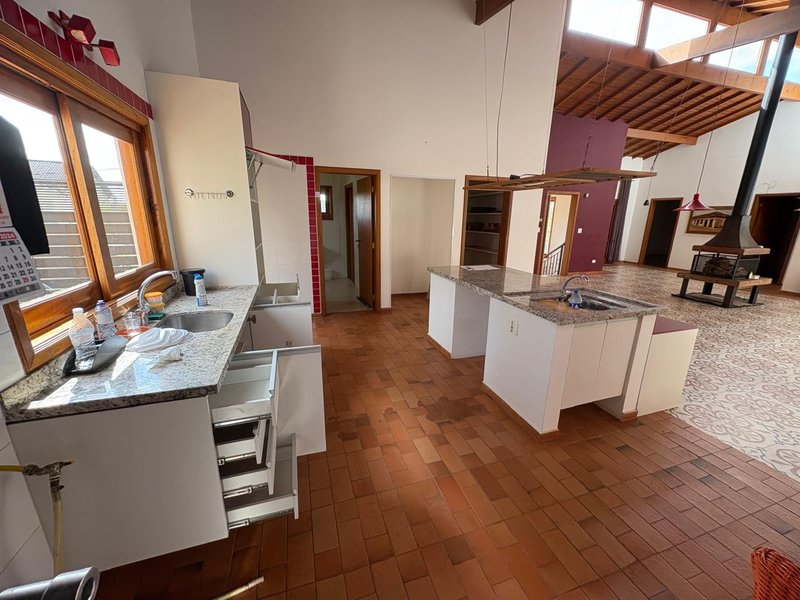 Casa térrea à venda, Condomínio Santa Adélia com 280m² 3 Dormitórios e vagas Rua Juriti Vargem Grande Paulista - 