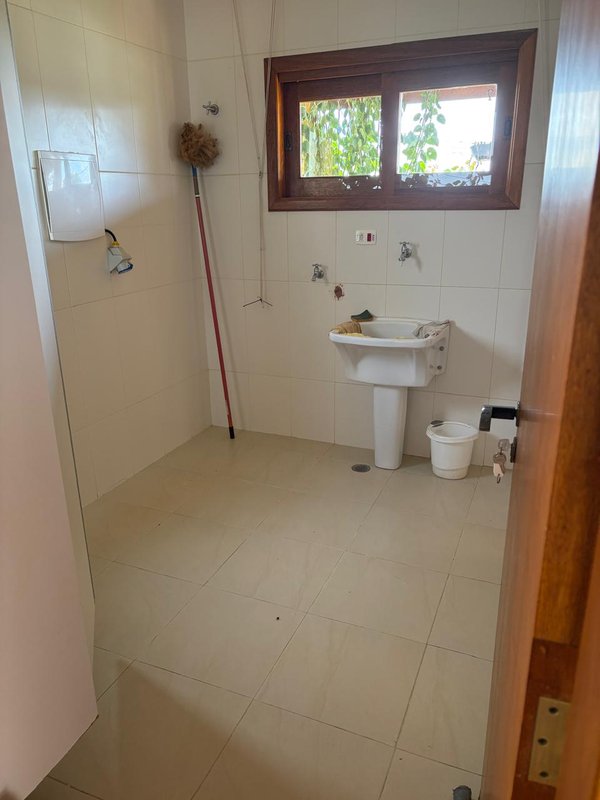 Casa térrea à venda, Condomínio Santa Adélia com 280m² 3 Dormitórios e vagas Rua Juriti Vargem Grande Paulista - 