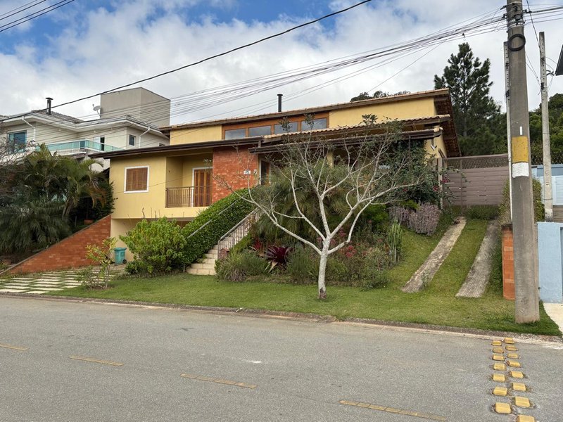 Casa térrea à venda, Condomínio Santa Adélia com 280m² 3 Dormitórios e vagas Rua Juriti Vargem Grande Paulista - 