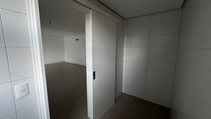 Apartamento com 3 dorms no topo do bairro Tristeza Rua Travessa Nova Trento Porto Alegre - 