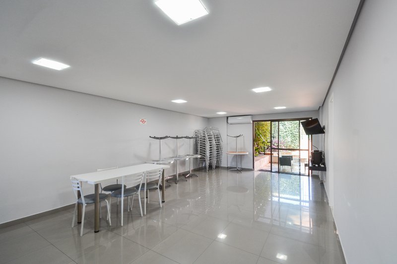 Apartamento 57m² no Tatuapé 2 suítes 1 vaga Rua Reboujo São Paulo - 