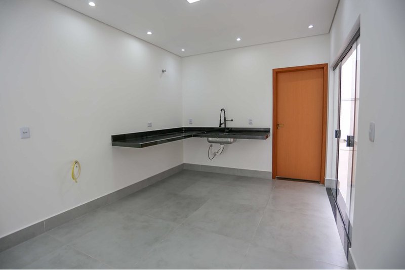 Casa à venda, 125m - R$ 510.000 - 3 Dorm. 1 Suite - Central Parque - Sorocaba SP Rua Major João Mendes Sorocaba - 
